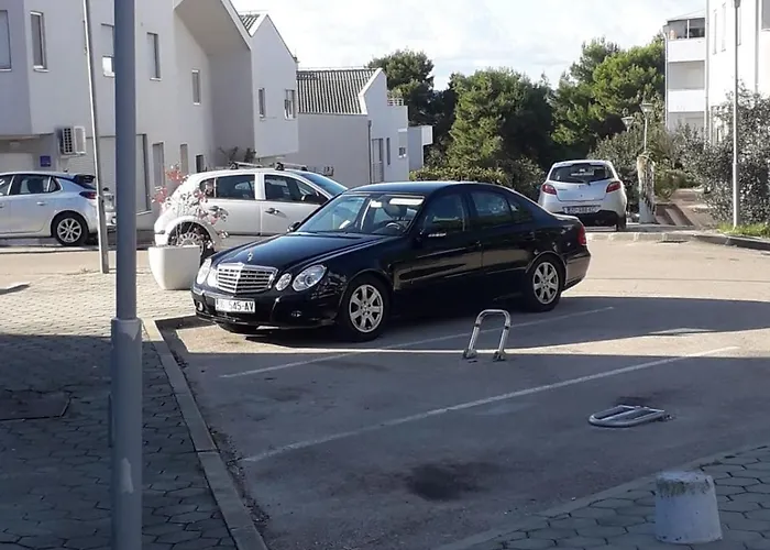 Apartment With Parking Space - 23692 Zadar